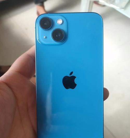 《iPhone13如何调整屏幕色调？快速设置指南！》（掌握关键步骤，让你的iPhone13显示更准确的色彩。）