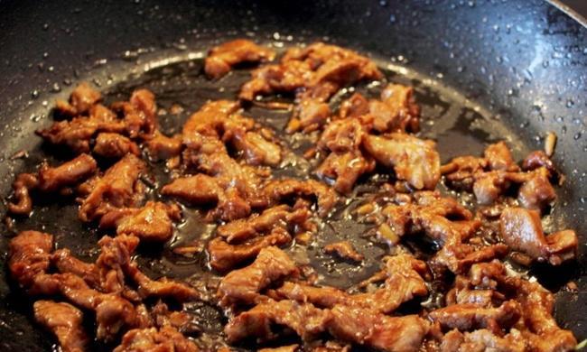 羊肉怎么做才好吃又简单（羊肉的家常做法窍门）