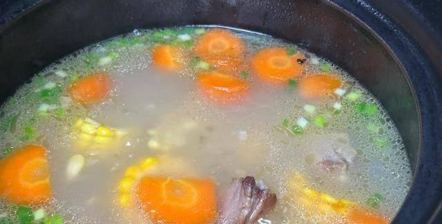 美味营养胡萝卜玉米排骨粥的做法（一起来品尝健康美味的家常粥）
