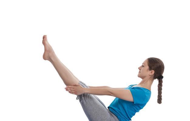 打造完美腹肌的训练动作（15个简单有效的训练动作帮助您拥有理想的腹肌）