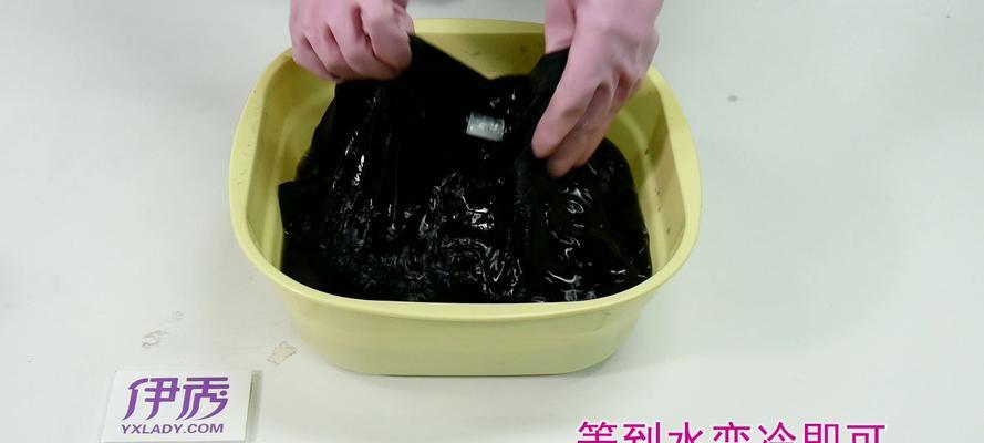 去染色衣服的小窍门（轻松恢复原色）