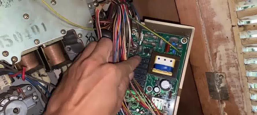 依玛壁挂炉E7故障分析与解决方法（了解E7故障含义）