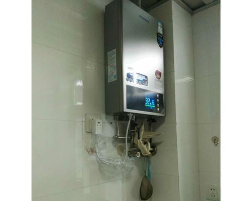 应对韩国现代热水器漏水的方法（探究漏水原因及解决办法）