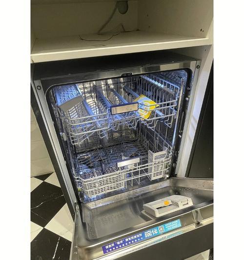 美的洗碗机灯不灭原因及解决方法（解析美的洗碗机灯不灭现象）