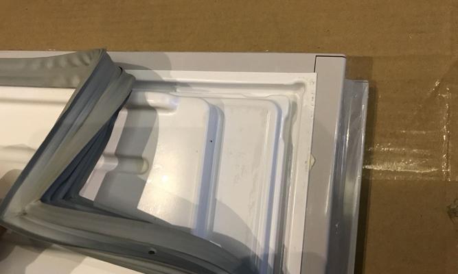 冰箱封条老化问题应对与解决（保鲜封条如何有效延长使用寿命）