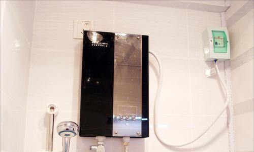 如何使用桶装矿泉水热水器进行清洗（简单实用的清洗方法）