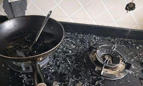 如何轻松清洗易碎的油烟机（掌握正确的清洗方法）
