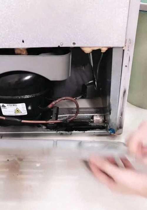 冰箱排水管的位置与功能（探究冰箱排水管的安装位置以及其在冰箱中的作用）