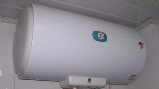 解决方太热水器故障E4的方法及注意事项（让您的热水器重焕新生）