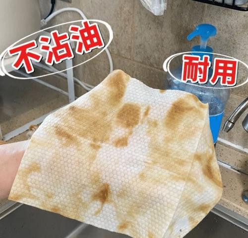如何清洗油烟机上的黑垢（简便有效的清洗方法）