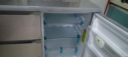 家用冰箱上方保鲜法秘籍（解决家用冰箱上方不保鲜的实用技巧）