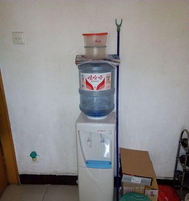 饮水机出水口进水解决方法（快速排除饮水机进水故障）