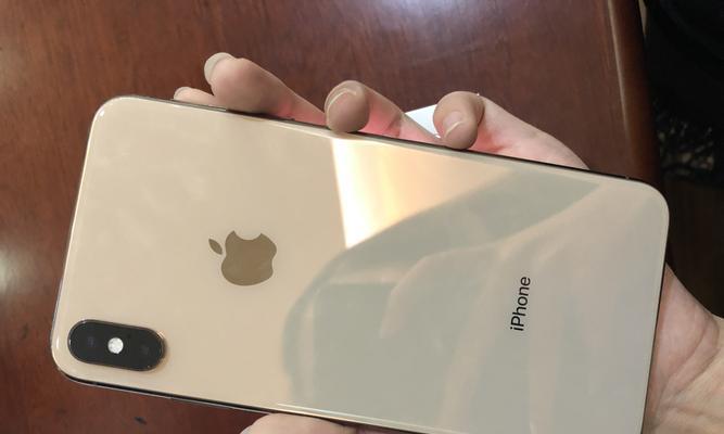 iPhoneXSMax触屏失灵修复教程（解决iPhoneXSMax触屏失灵问题的简单方法）