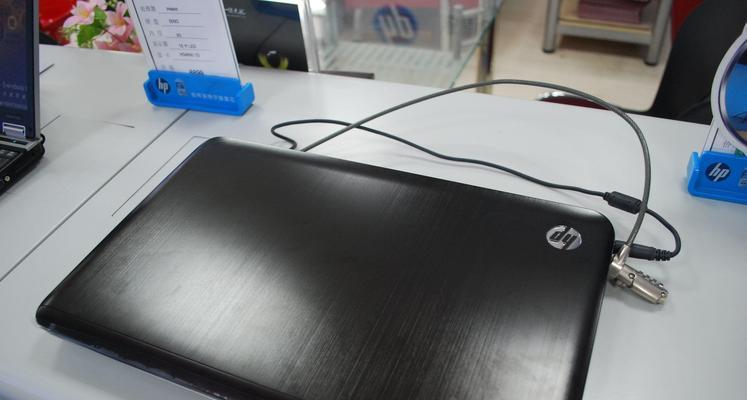 联想笔记本电脑如何设置CF全屏模式？