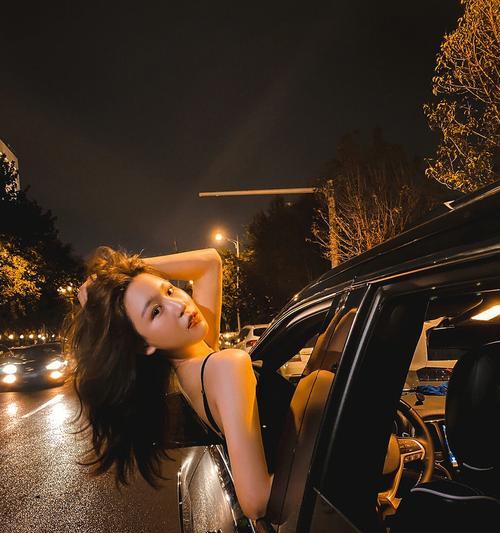 手机拍照时灯光亮起导致模糊如何处理？