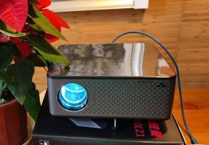 纽曼投影仪的性能如何评价？