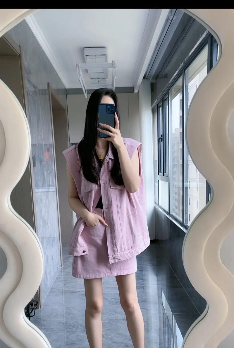 如何用镜子拍出不露手机的照片？