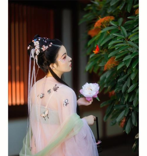 汉服在芙蓉园拍照技巧是什么？如何拍出古风美照？