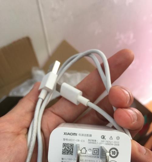 半夜怕黑插充电器怎么办？如何安全使用充电器？