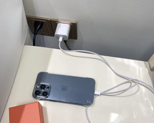 苹果16promax充电器功率是多少瓦？充电效果如何？