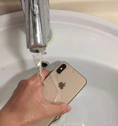 苹果手机进水后如何正确处理？