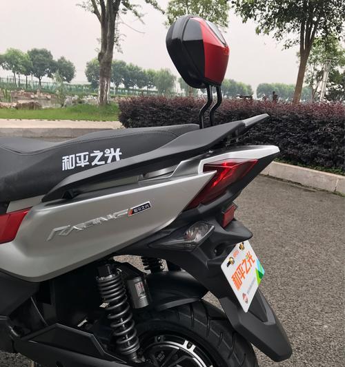 雷霆8号充电器使用方法是什么？有哪些注意事项？