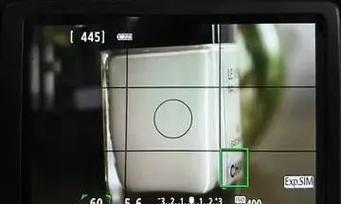 佳能相机屏幕出现框线是什么原因？如何修复或处理？